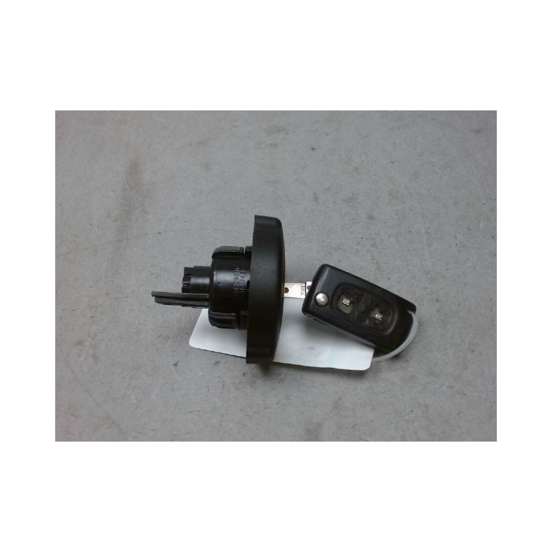 BOUCHON RESERVOIR A CARBURANT PEUGEOT 5008 2009-