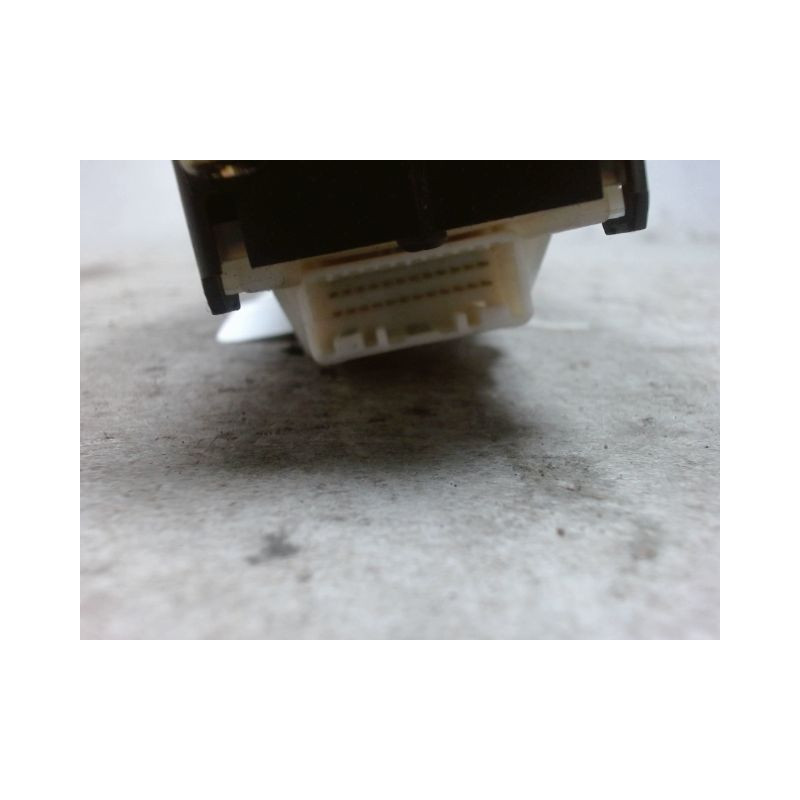 COMMANDE LEVE-GLACE PORTE AVG TOYOTA AVENSIS 2003-