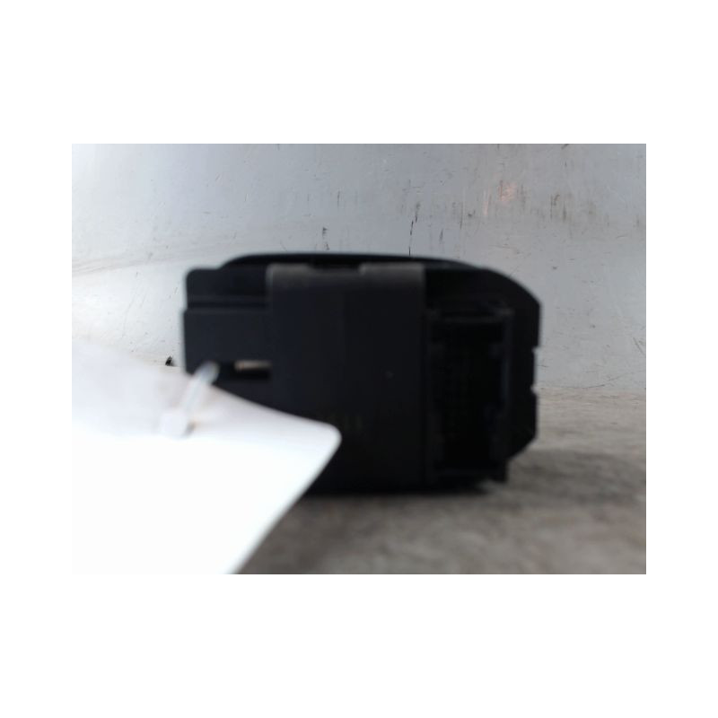 COMMANDE LEVE-GLACE PORTE AVG PEUGEOT 206