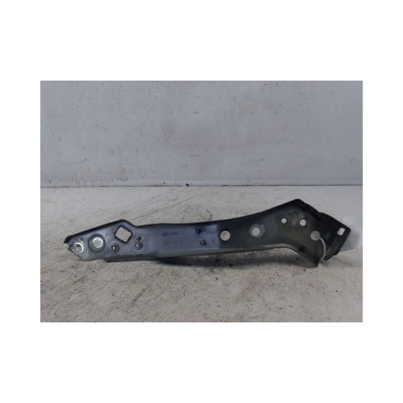TOLE PORTE PHARE DROIT RENAULT MEGANE III 2008-