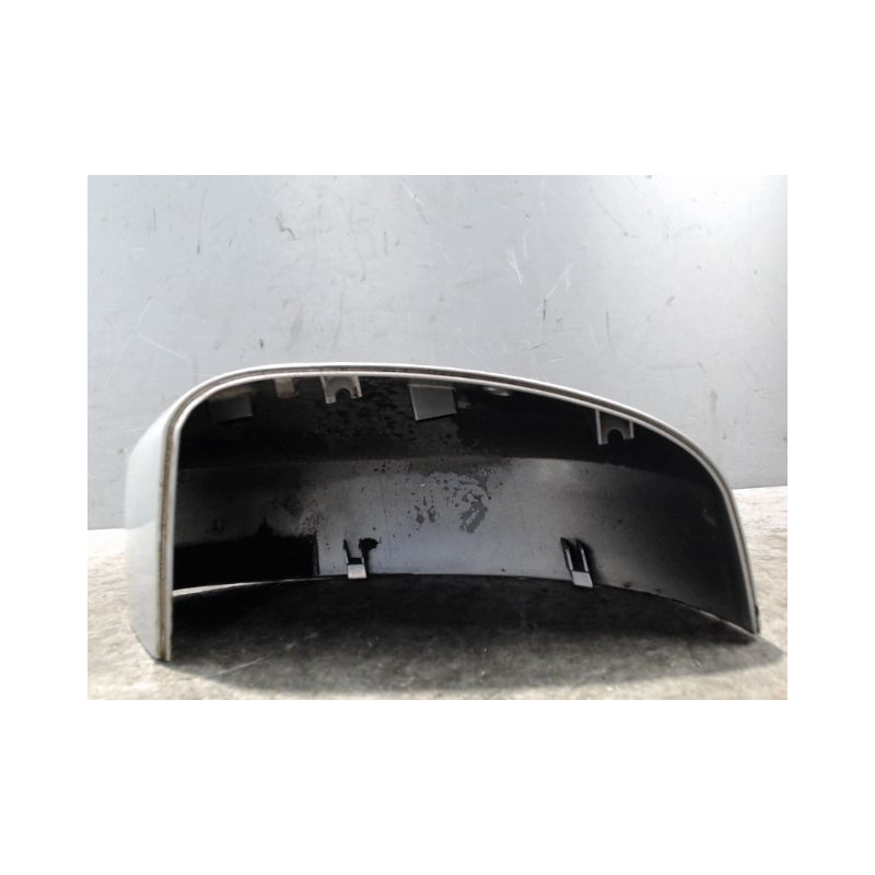 CARENAGE RETROVISEUR EXTERIEUR DROIT FORD FOCUS BREAK 2005-