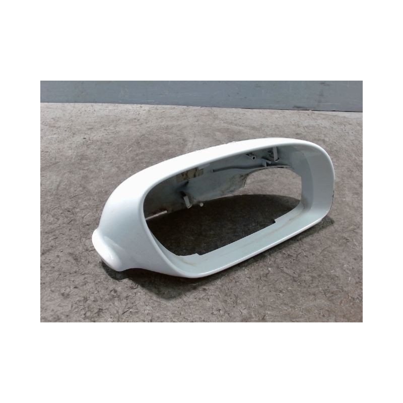 CARENAGE RETROVISEUR EXTERIEUR DROIT VOLKSWAGEN TOURAN 07-