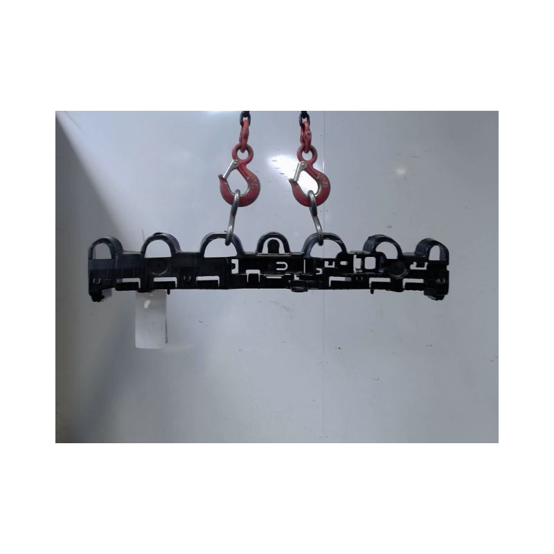 SUPPORT CENTRAL PARE-CHOC ARRIERE  RENAULT CLIO