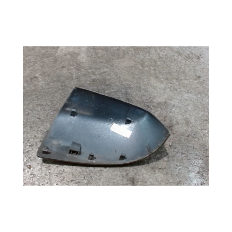 CARENAGE RETROVISEUR EXTERIEUR DROIT FORD FOCUS 04-07