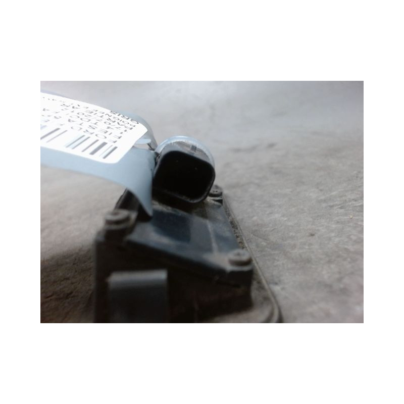 ACTIONNEUR COFFRE ARRIERE FORD FIESTA 2010-