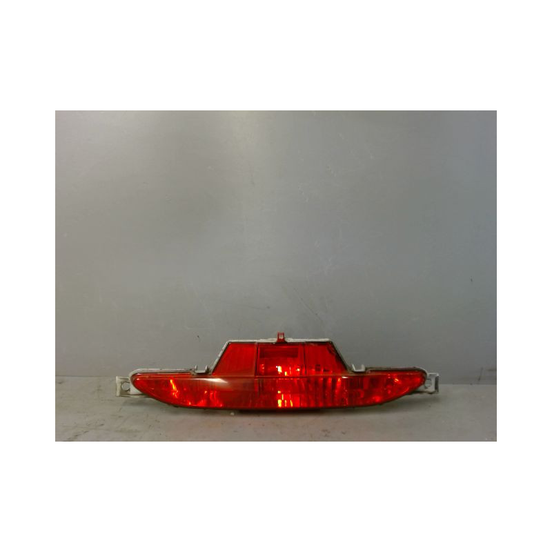 FEU BROUILLARD CENTRAL ARRIERE PEUGEOT 208