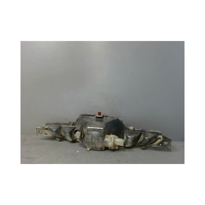 FEU BROUILLARD CENTRAL ARRIERE PEUGEOT 208