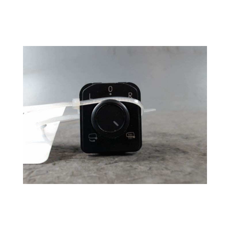 COMMANDE RETROVISSEUR EXTERIEUR ELECTRIQUE VOLKSWAGEN PASSAT SW 2005-
