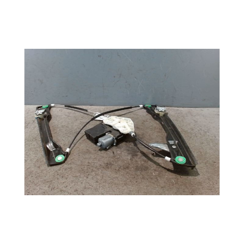 MECANISME+MOTEUR LEVE-GLACE AVANT DROIT VOLKSWAGEN PASSAT 2010-