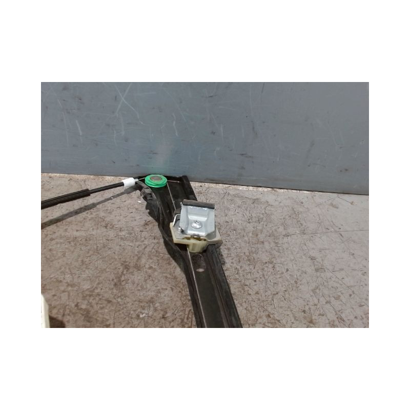 MECANISME+MOTEUR LEVE-GLACE AVANT DROIT VOLKSWAGEN PASSAT 2010-