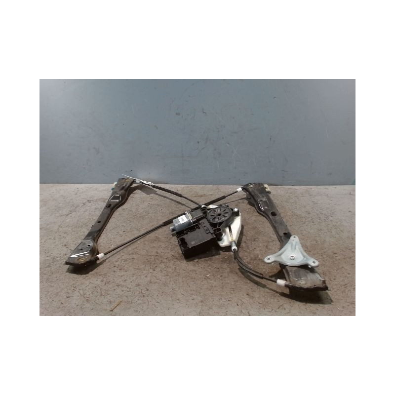 MECANISME+MOTEUR LEVE-GLACE AVANT GAUCHE VOLKSWAGEN PASSAT 2010-