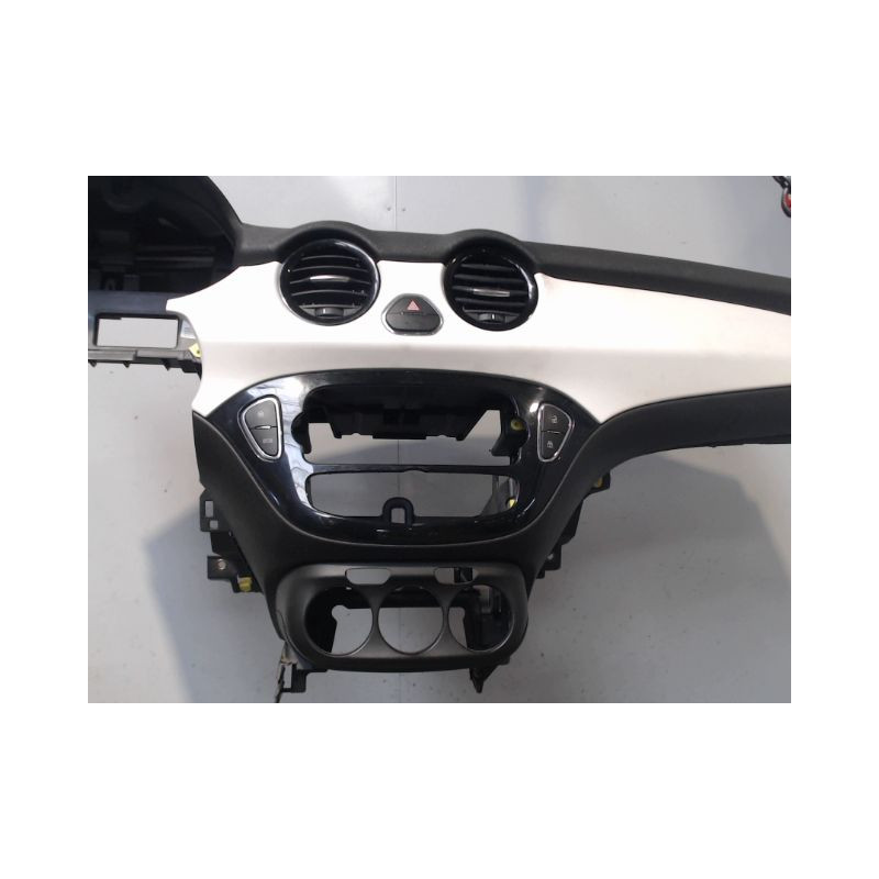 PLANCHE DE BORD  OPEL ADAM