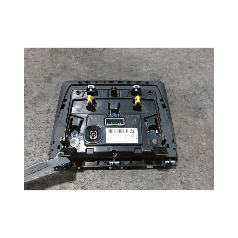 ECRAN GPS RENAULT CLIO