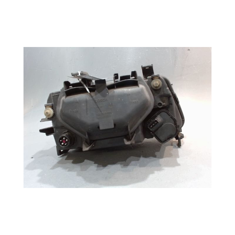 PHARE GAUCHE AUDI A4