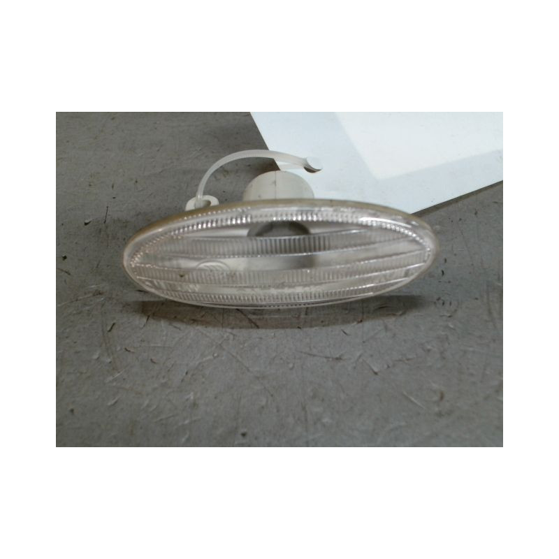 REPETITEUR AILE DROIT NISSAN MICRA