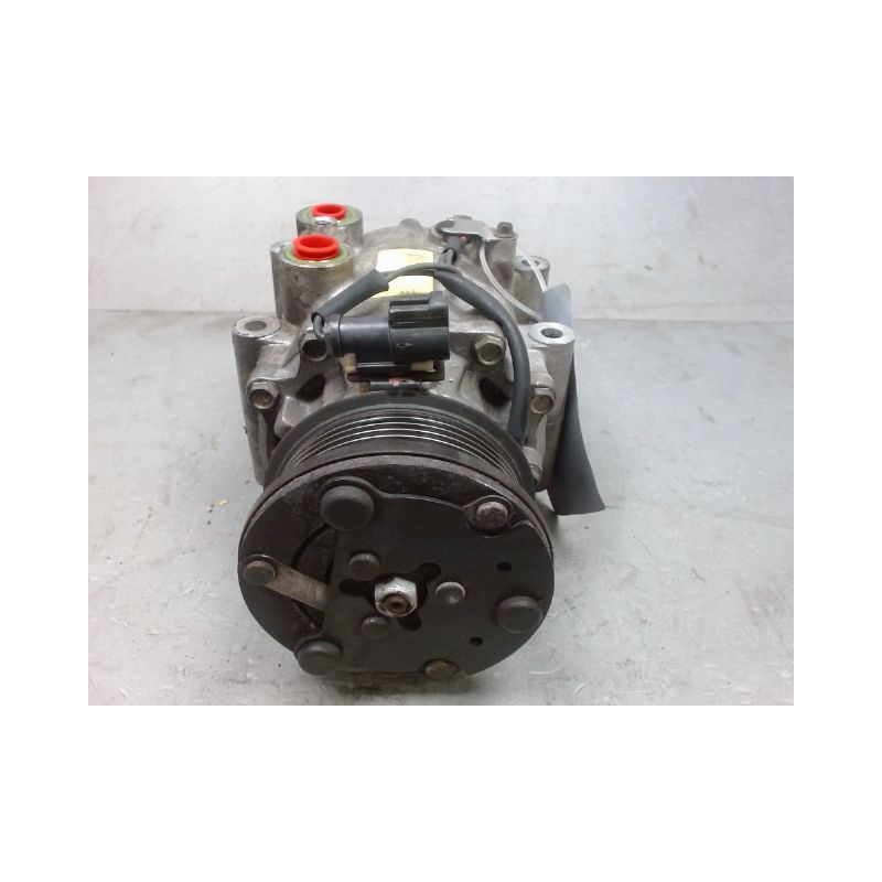 COMPRESSEUR AIR CONDITIONNE FORD FIESTA 02 -05