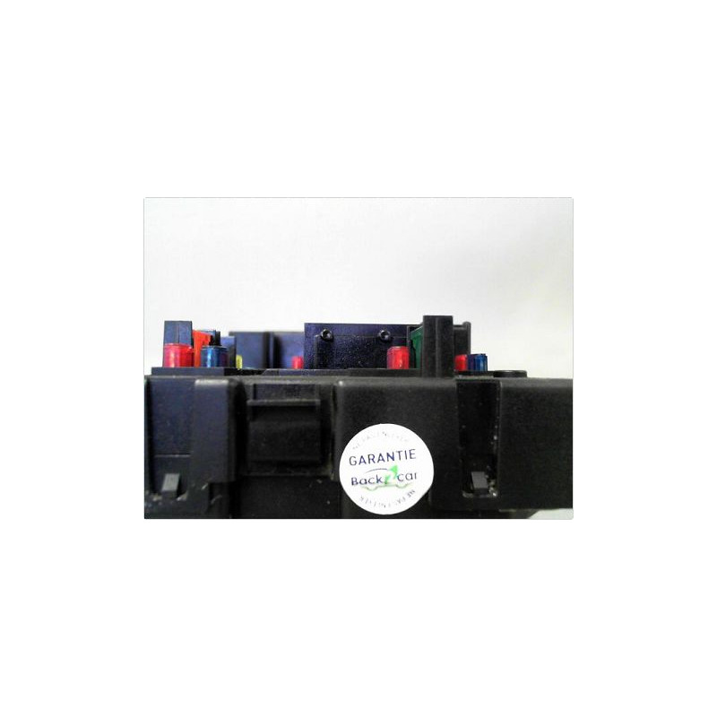 BOITE A FUSIBLES PEUGEOT 307 2001-2005