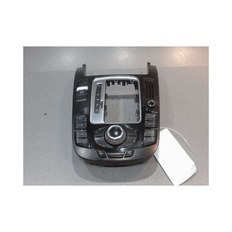 COMMANDE GPS AUDI A4