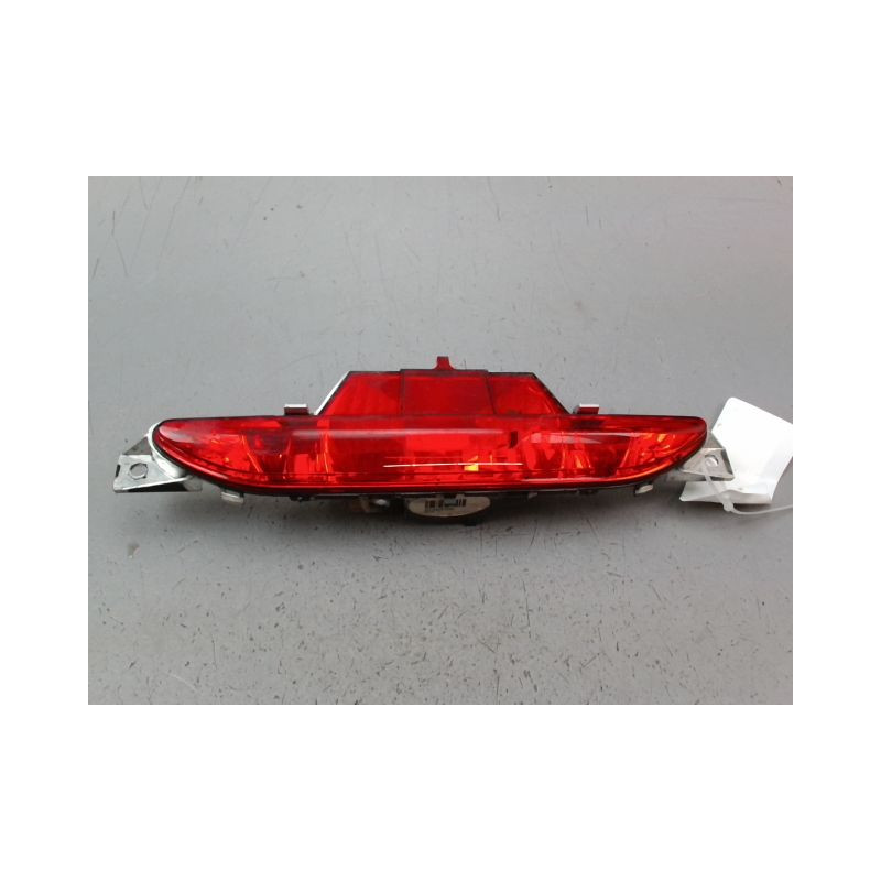 FEU BROUILLARD CENTRAL ARRIERE PEUGEOT 208