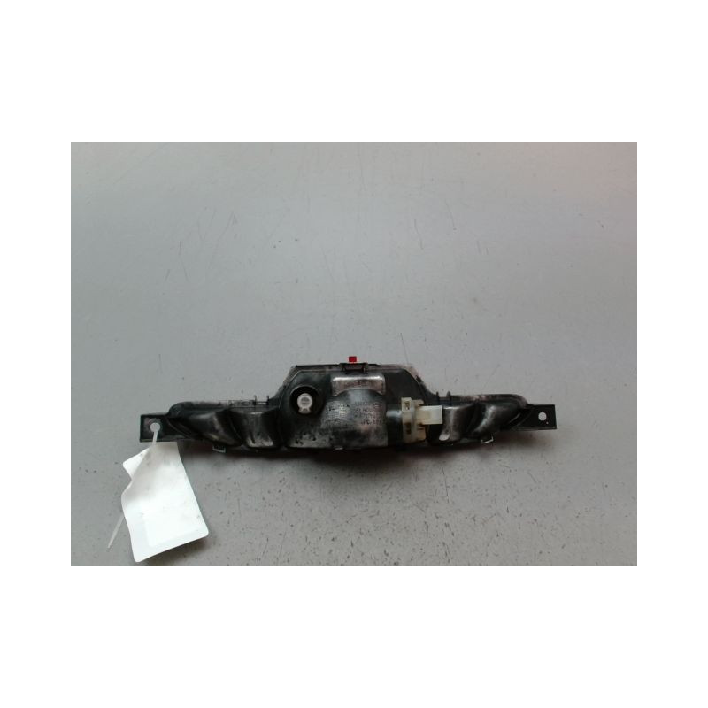 FEU BROUILLARD CENTRAL ARRIERE PEUGEOT 208