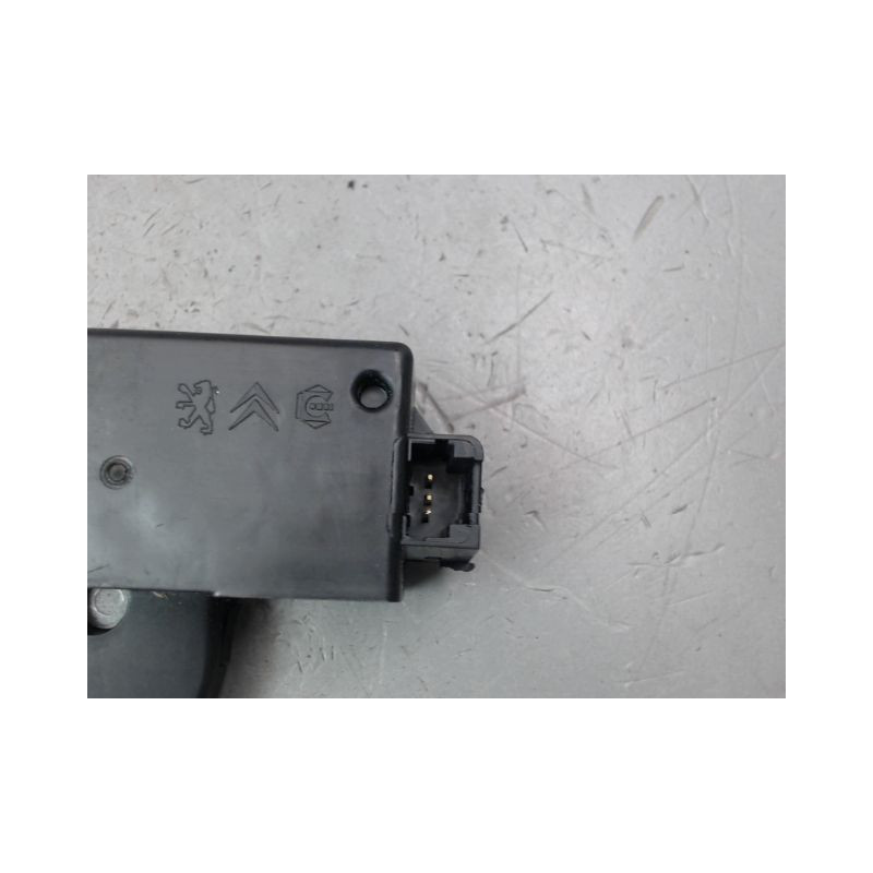 SERRURE COFFRE ARRIERE PEUGEOT 607 BERL. Phase 1 1999-2004