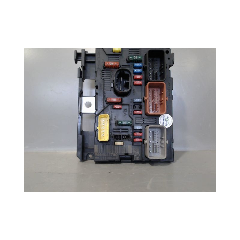 BOITE A FUSIBLES PEUGEOT 207