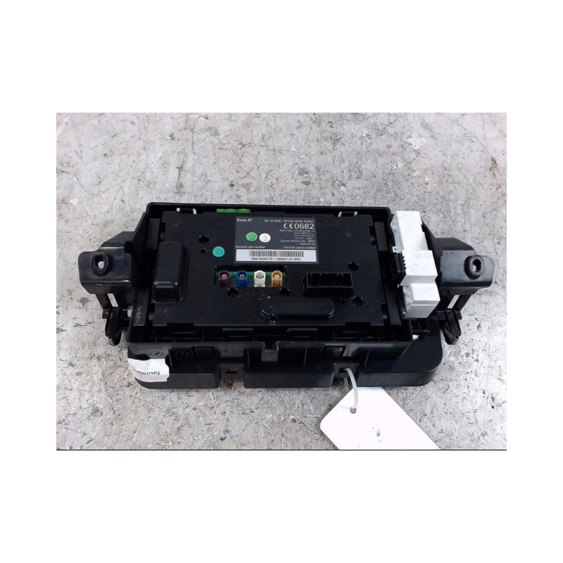 ECRAN GPS RENAULT MEGANE III 2008-