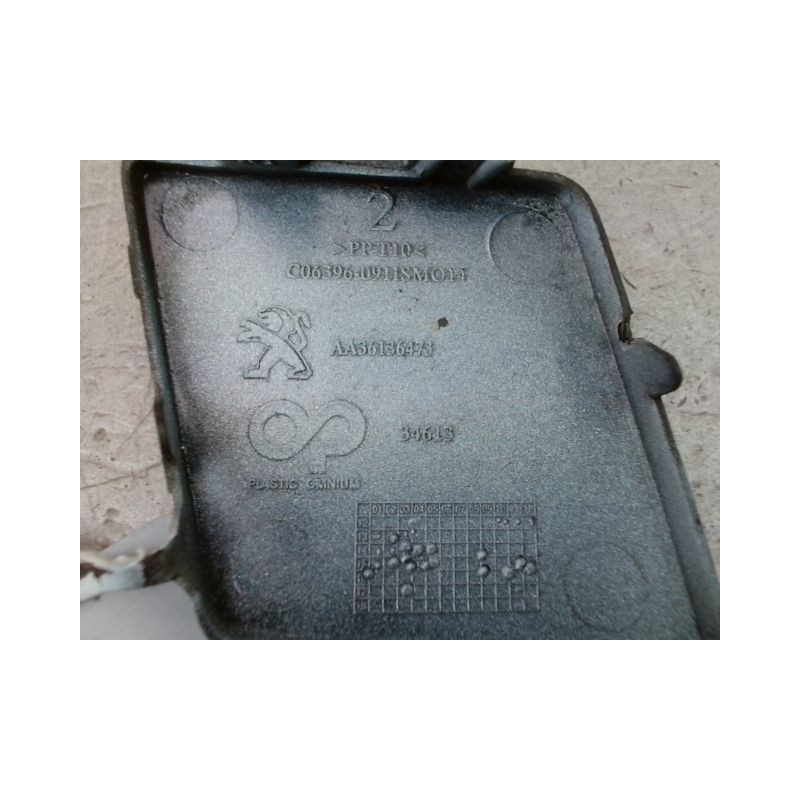 OBTURATEUR COUVRE CROCHET DE BOUCLIER AV PEUGEOT 308 SW 2008-