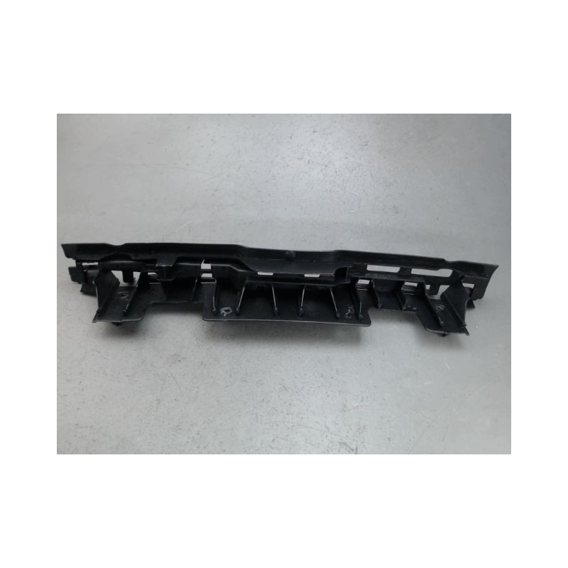 SUPPORT CENTRAL PARE-CHOC ARRIERE  RENAULT CLIO