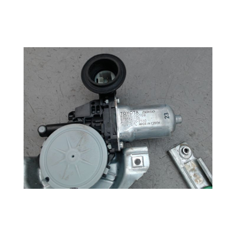 MECANISME LEVE-GLACE AVANT DROIT TOYOTA YARIS
