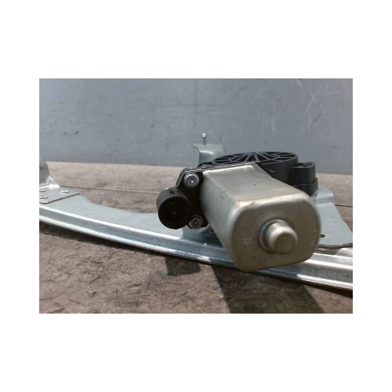MECANISME+MOTEUR LEVE-GLACE AVANT DROIT DACIA SANDERO 2008-