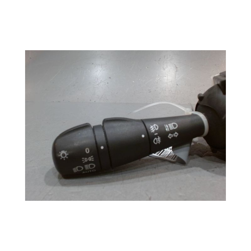 COMMANDE CLIGNOTANT RENAULT CAPTUR