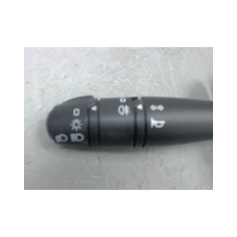 COMMANDE CLIGNOTANT DACIA SANDERO 2008-