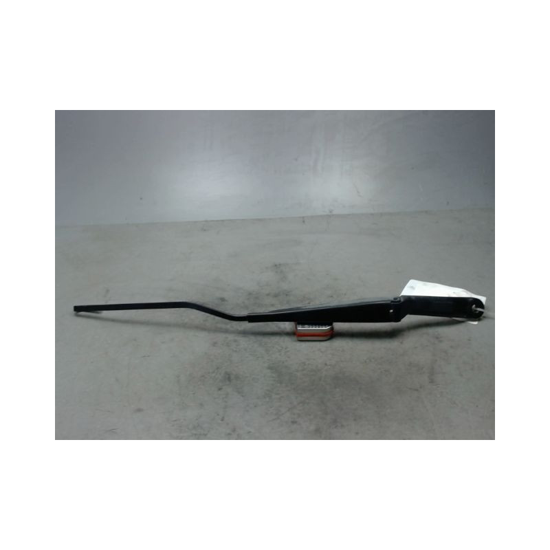 BRAS ESSUIE-GLACE AVANT GAUCHE PEUGEOT 206+ 2009-