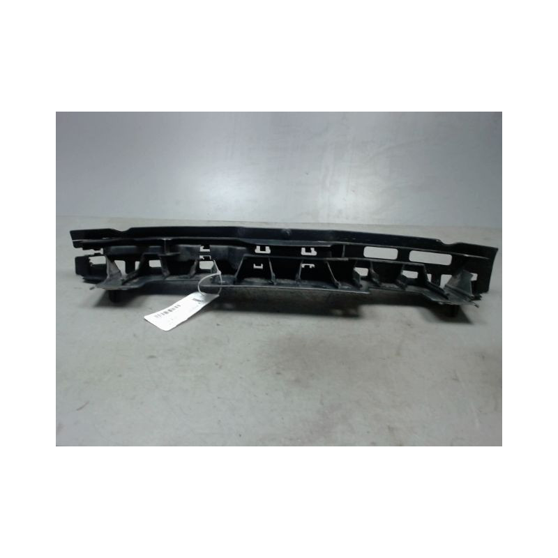 SUPPORT CENTRAL PARE-CHOC ARRIERE  RENAULT CLIO III 2009-