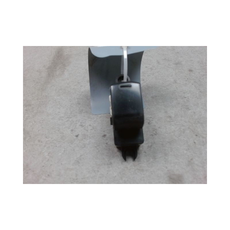 COMMANDE LEVE-GLACE PORTE AVD NISSAN MICRA