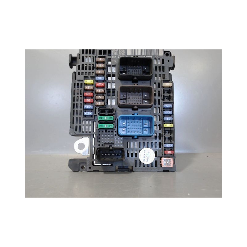 BOITE A FUSIBLES PEUGEOT 308 2009-