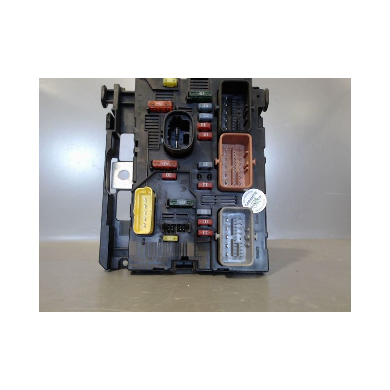 BOITE A FUSIBLES PEUGEOT 307 SW Phase 2 2005-2008
