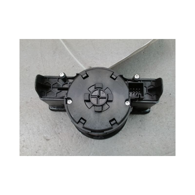 INTERIEUR COMMANDE PHARES MERCEDES CLASSE C BREAK 2004-
