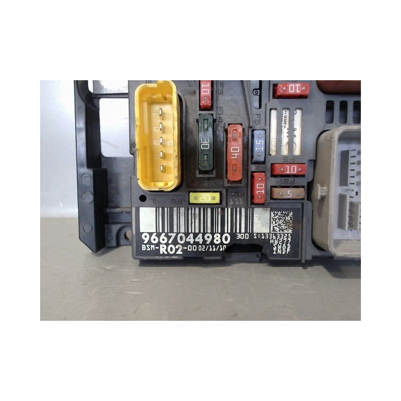 BOITE A FUSIBLES PEUGEOT 3008