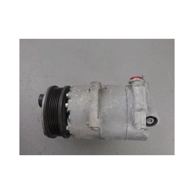 COMPRESSEUR AIR CONDITIONNE FORD FIESTA