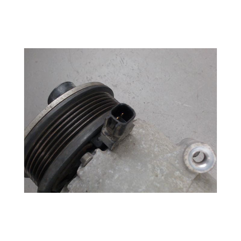 COMPRESSEUR AIR CONDITIONNE FORD FIESTA