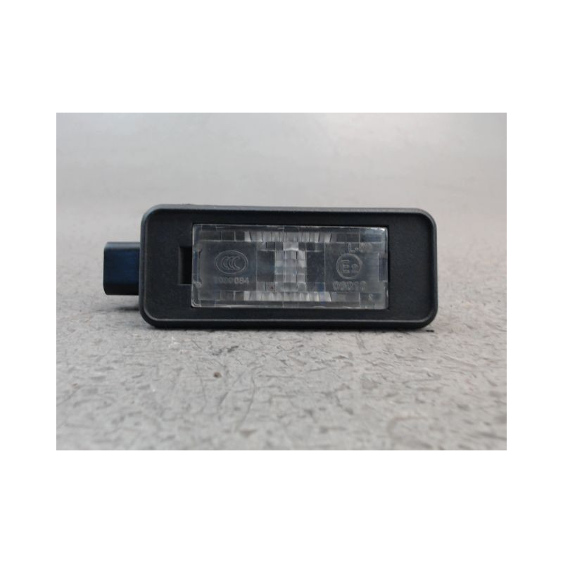 ECLAIREUR PLAQUE DE POLICE DROIT PEUGEOT 308