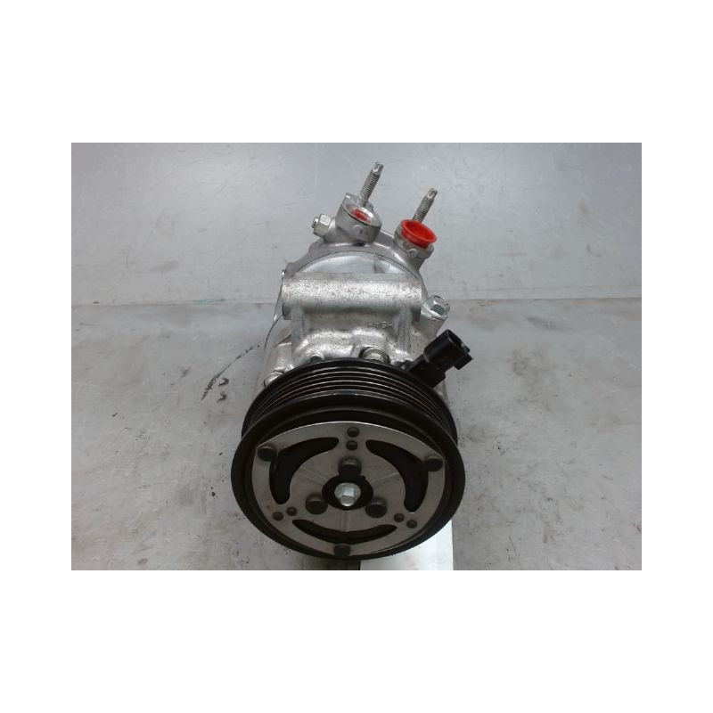 COMPRESSEUR AIR CONDITIONNE FORD FIESTA