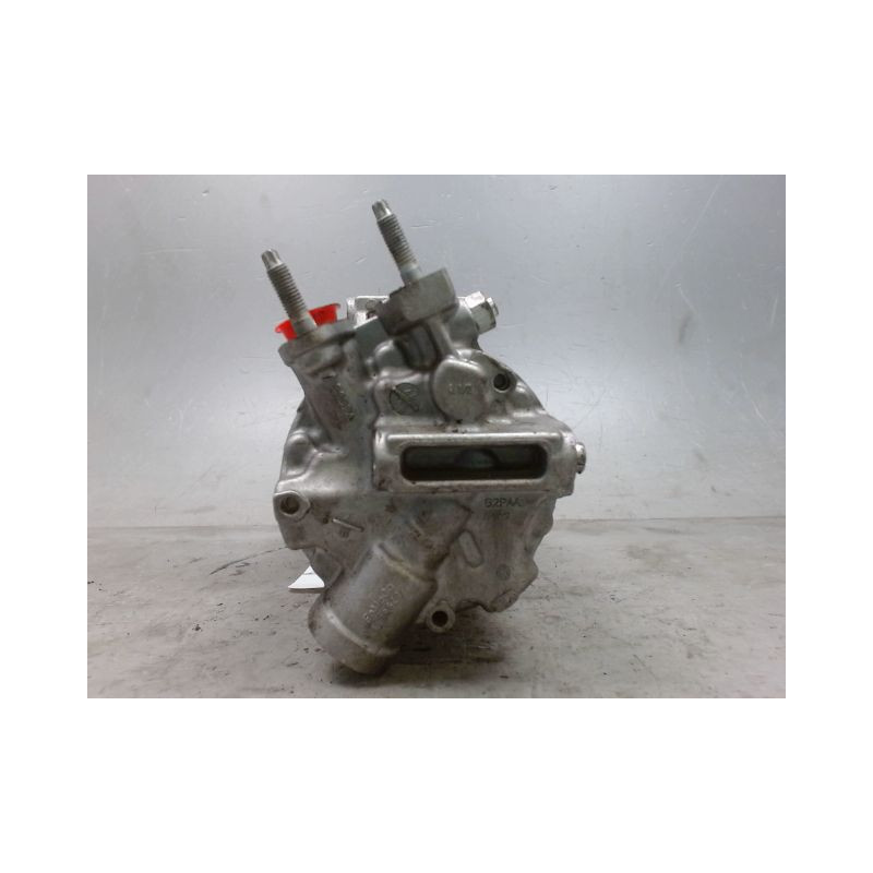 COMPRESSEUR AIR CONDITIONNE FORD FIESTA