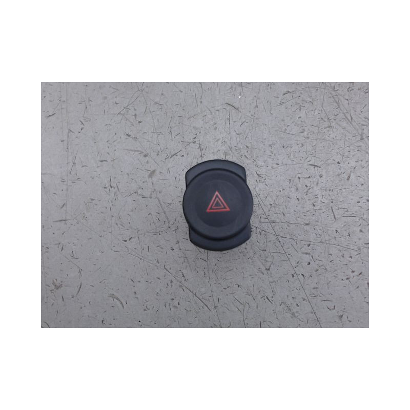 BOUTON DE WARNING DACIA DUSTER