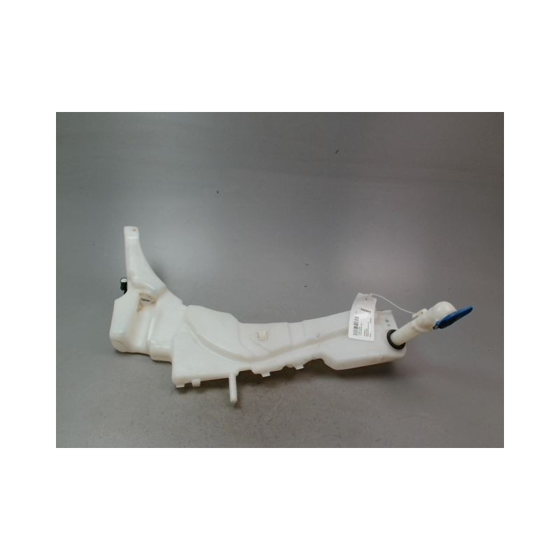 RESERVOIR LAVE-GLACE AVANT FORD KUGA BREAK I 2008-2012