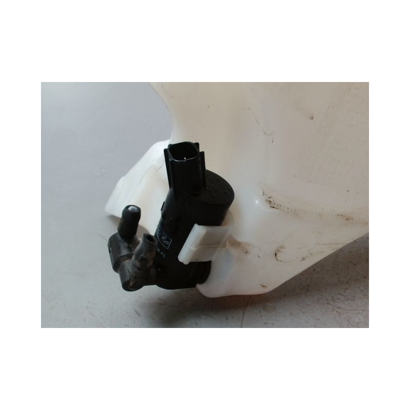 RESERVOIR LAVE-GLACE AVANT FORD KUGA BREAK I 2008-2012