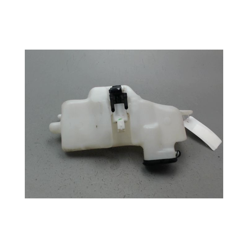 RESERVOIR LAVE-GLACE AVANT RENAULT CLIO III Phase 2 2009-2014