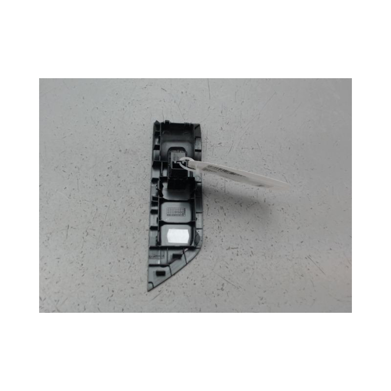 COMMANDE LEVE-GLACE PORTE AVD SKODA SUPERB